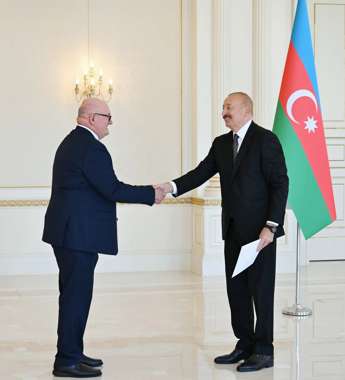 Britaniyanın yeni səfiri: Etimadnaməmi İlham Əliyevə təqdim etmək mənim üçün böyük şərəf oldu