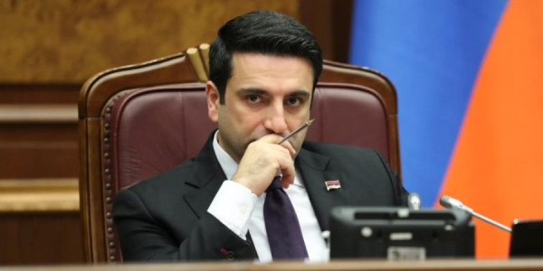 Alen Simonyan Paşinyanın təklifini niyə qəbul etdiyini bildirib
