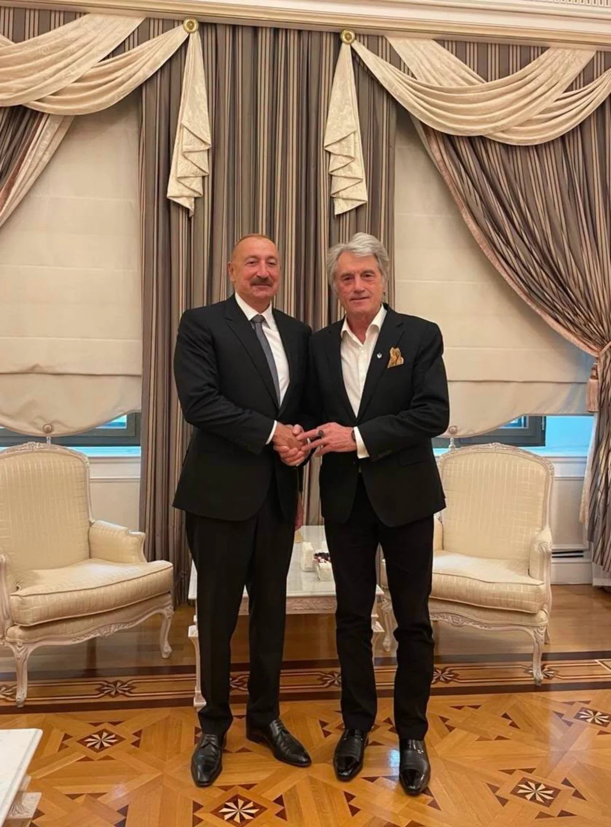 Viktor Yuşşenko Ukraynaya dəstəyə görə İlham Əliyevə təşəkkür edib