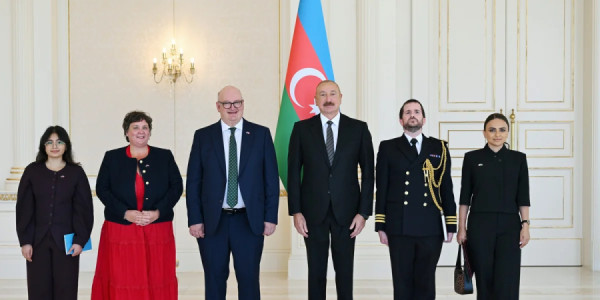 İlham Əliyev Böyük Britaniyanın yeni səfirinin etimadnaməsini qəbul edib