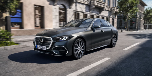 Mercedes C-Class-a “ağıllı” toxunuş –