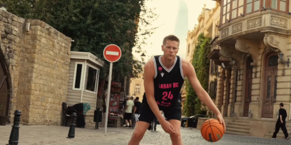 "Sabah" amerikalı basketbolçu Evan Bruinsmanı heyətinə qatıb