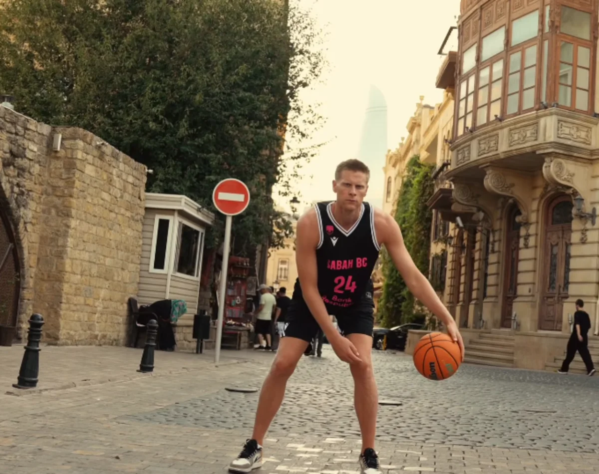 "Sabah" amerikalı basketbolçu Evan Bruinsmanı heyətinə qatıb