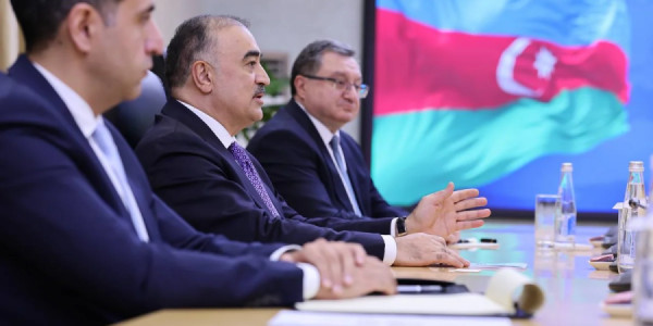 Özbəkistanla Azərbaycan arasında ticarət dövriyyəsinin artırılması müzakirə olunub