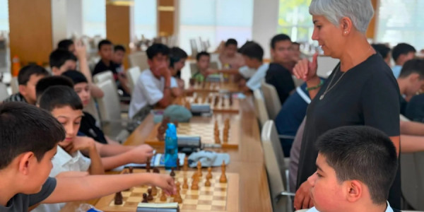 Azərbaycan Şahmat Federasiyasının baş katibi İlahə Qədimova Aşqabadda "ustad dərsi" keçib