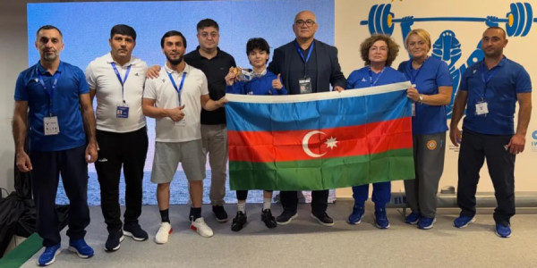 Azərbaycan ağırlıqqaldıranı Nuray Əbilova Avropa birinciliyində iki medal qazanıb