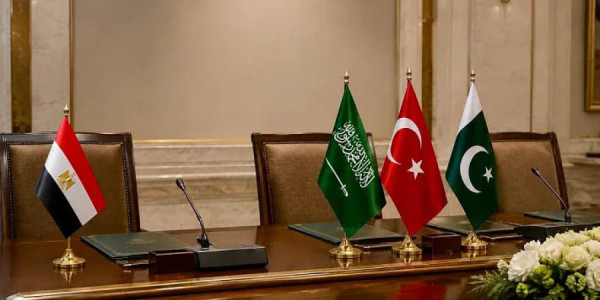 İstanbulda Yaxın Şərq masası-