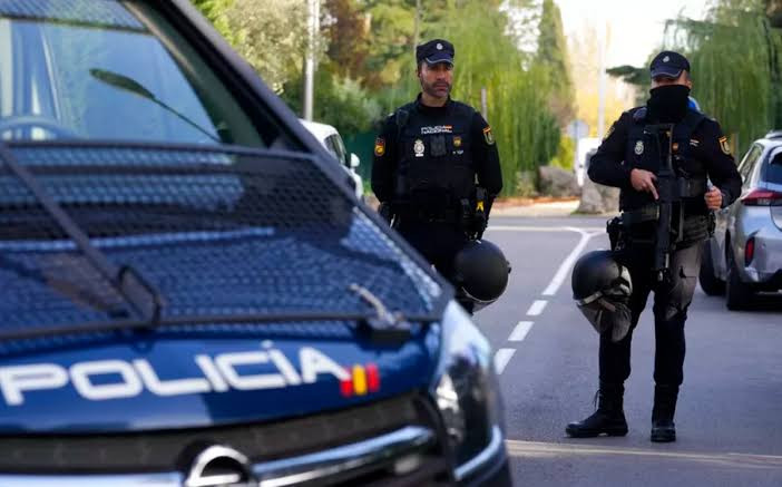 İspaniya polisi Seutada miqrant düşərgəsini
