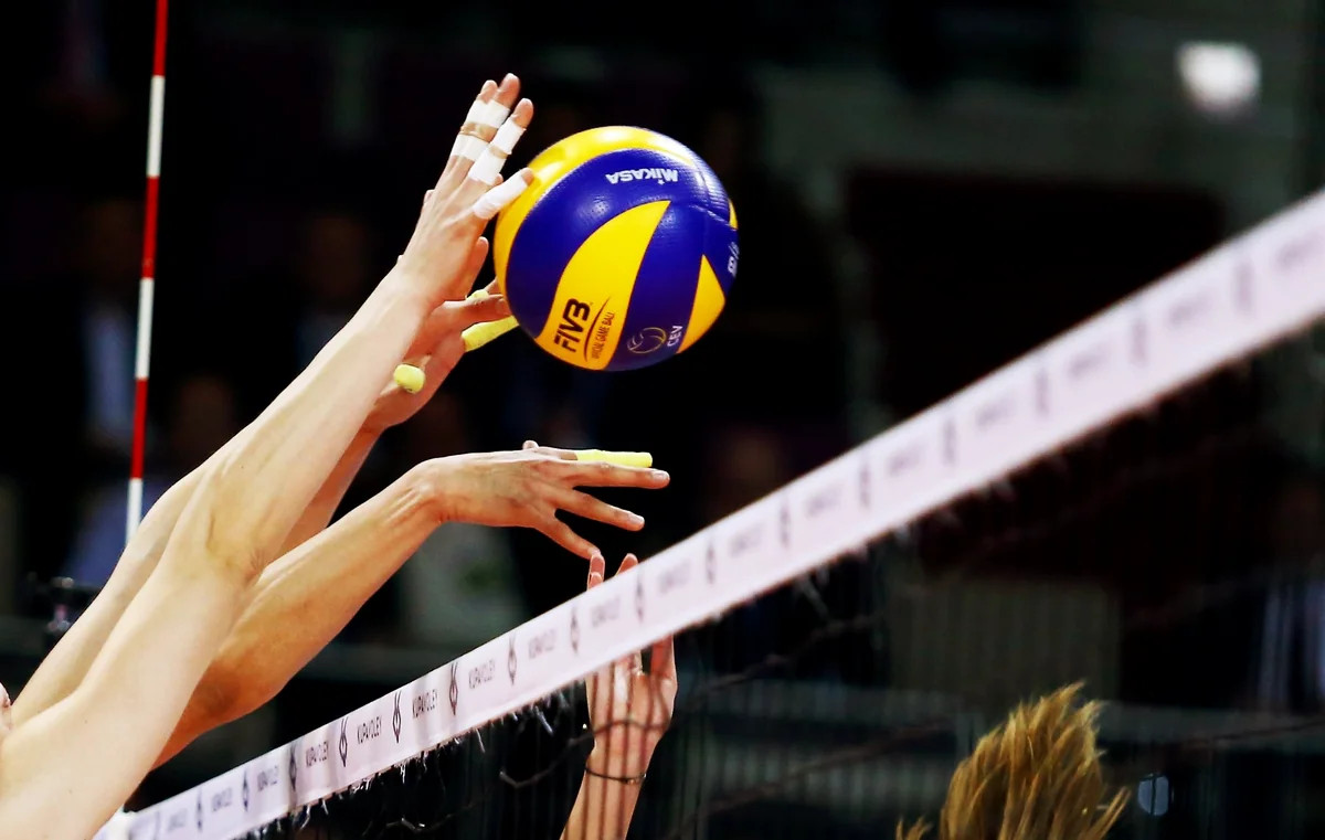 Qadın voleybolçular arasında Avropa çempionatının C qrupunun oyunları ilə bağlı açılış mərasimi keçirilib