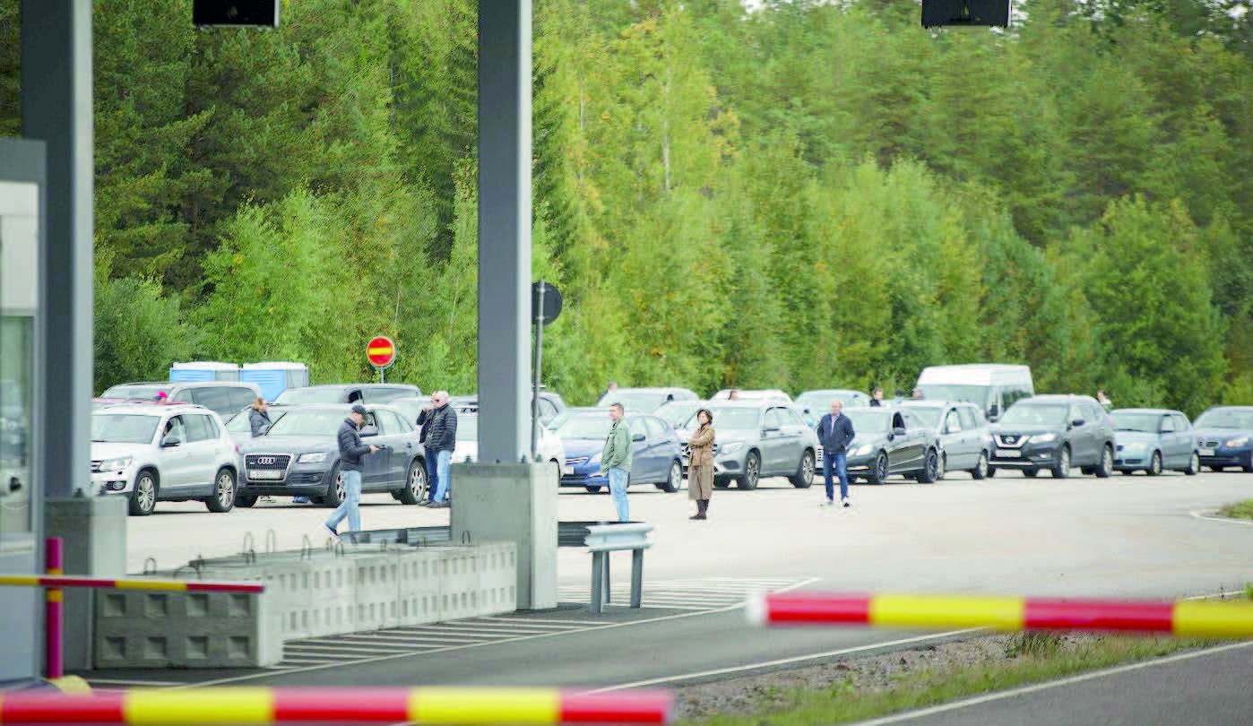 Finlandiya Rusiya sərhədində 200 kilometrlik hasar çəkdi