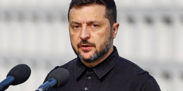Zelenski “Maşa və Ayı”nın yaradıcılarına