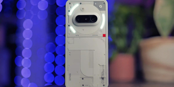 Heç kimin gözləmədiyi smartfon ilin qalibi olub