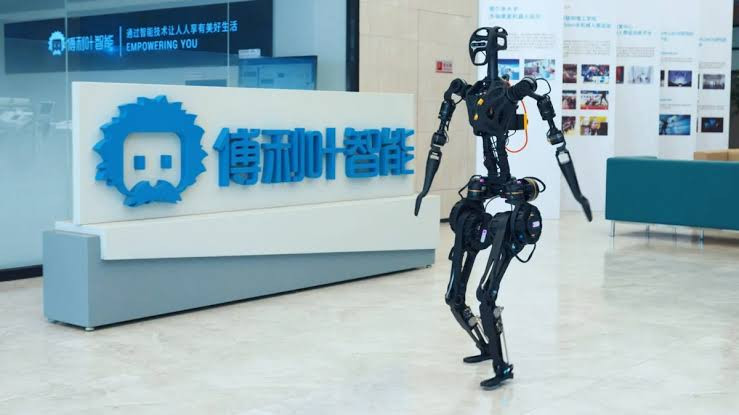Çin robotu Boltun rekordunu qırıb