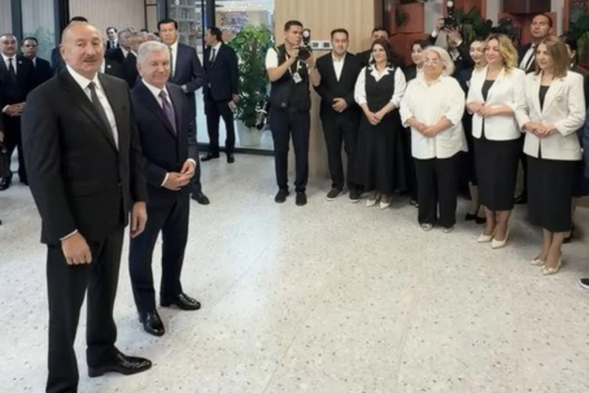 Azərbaycan və Özbəkistan liderləri Nizami Gəncəvinin adını daşıyan universitetin tələbələri ilə görüşüblər