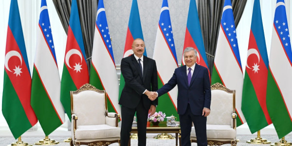 İlham Əliyev Şavkat Mirziyoyevi Azərbaycana səfərə dəvət edib