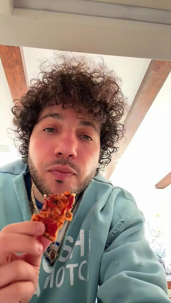 Benny Blanco 5 gün yalnız pizza yeyərək 2 kilo arıqladığını açıqladı