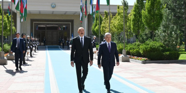 Prezidentin sosial media hesablarında Özbəkistana dövlət səfəri ilə videoçarx paylaşılıb