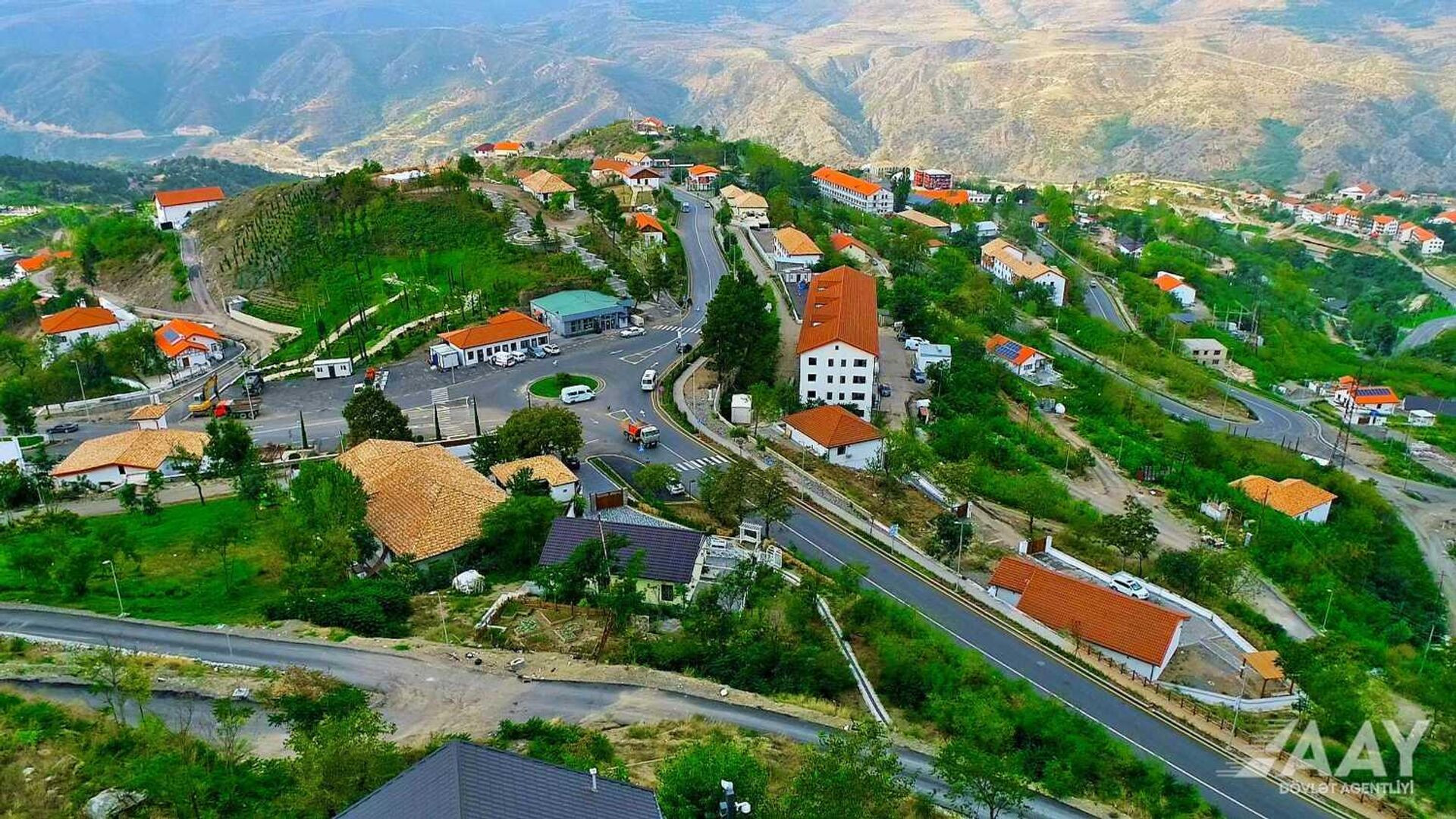 Laçın müasir, rahat və dayanıqlı yaşayış məkanına çevrilir