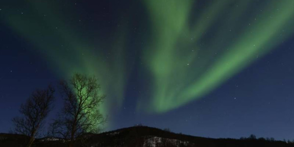 Norveçdə olduqca nadir ağ şimal işıqları müşahidə edilib
