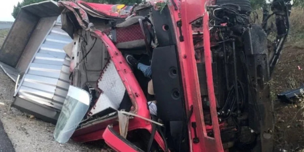 Türkiyədə avtobusla benzin daşıyan avtomobil toqquşdu: 35 nəfər yaralandı