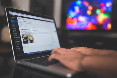 Bloggerlər sosial təsdiq tapa bilmirlər