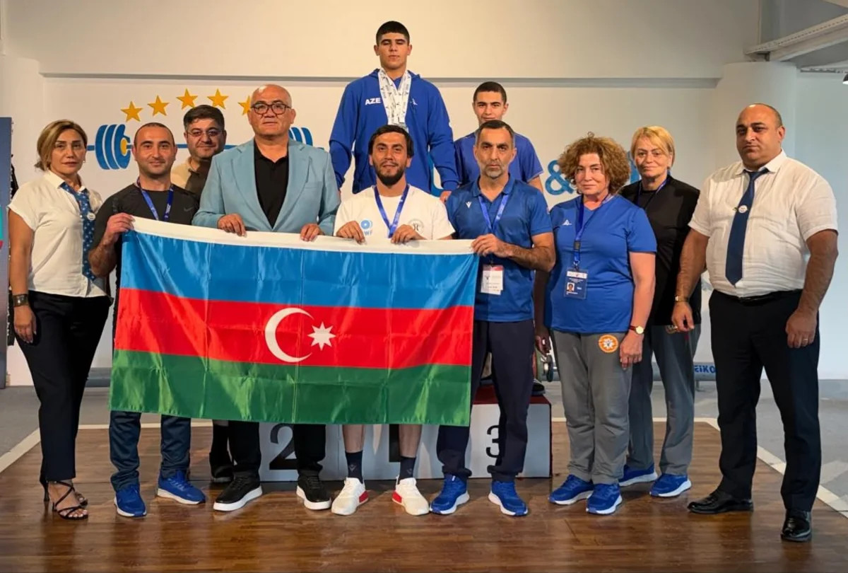Azərbaycan ağırlıqqaldıranı Fəxrəddin Allahverdiyev Avropa birinciliyində 3 gümüş medal qazanıb