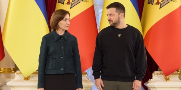 Zelenskidən Moldovaya səfər edib
