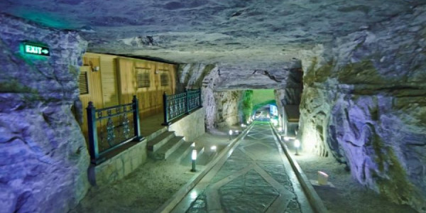 Bu dağın altında min illik tarix yatır –