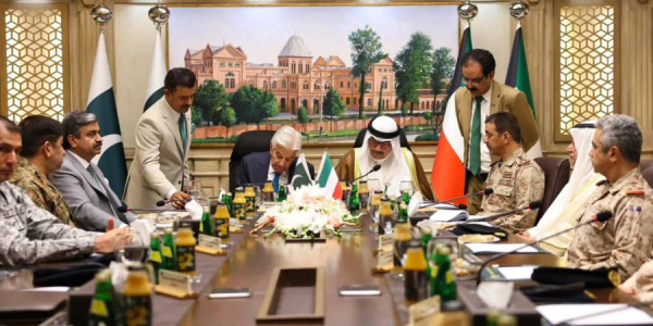 Küveyt və Pakistan mühüm hərbi saziş