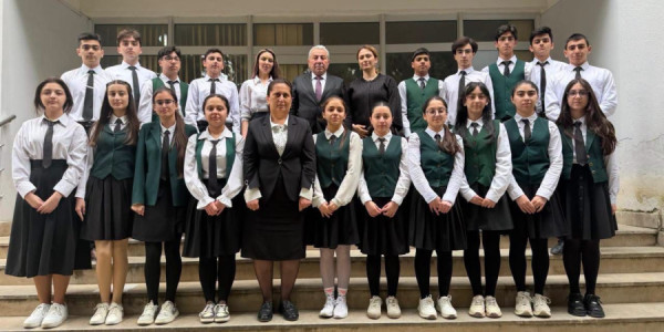 Bir sinif, 13 tibb tələbəsi –