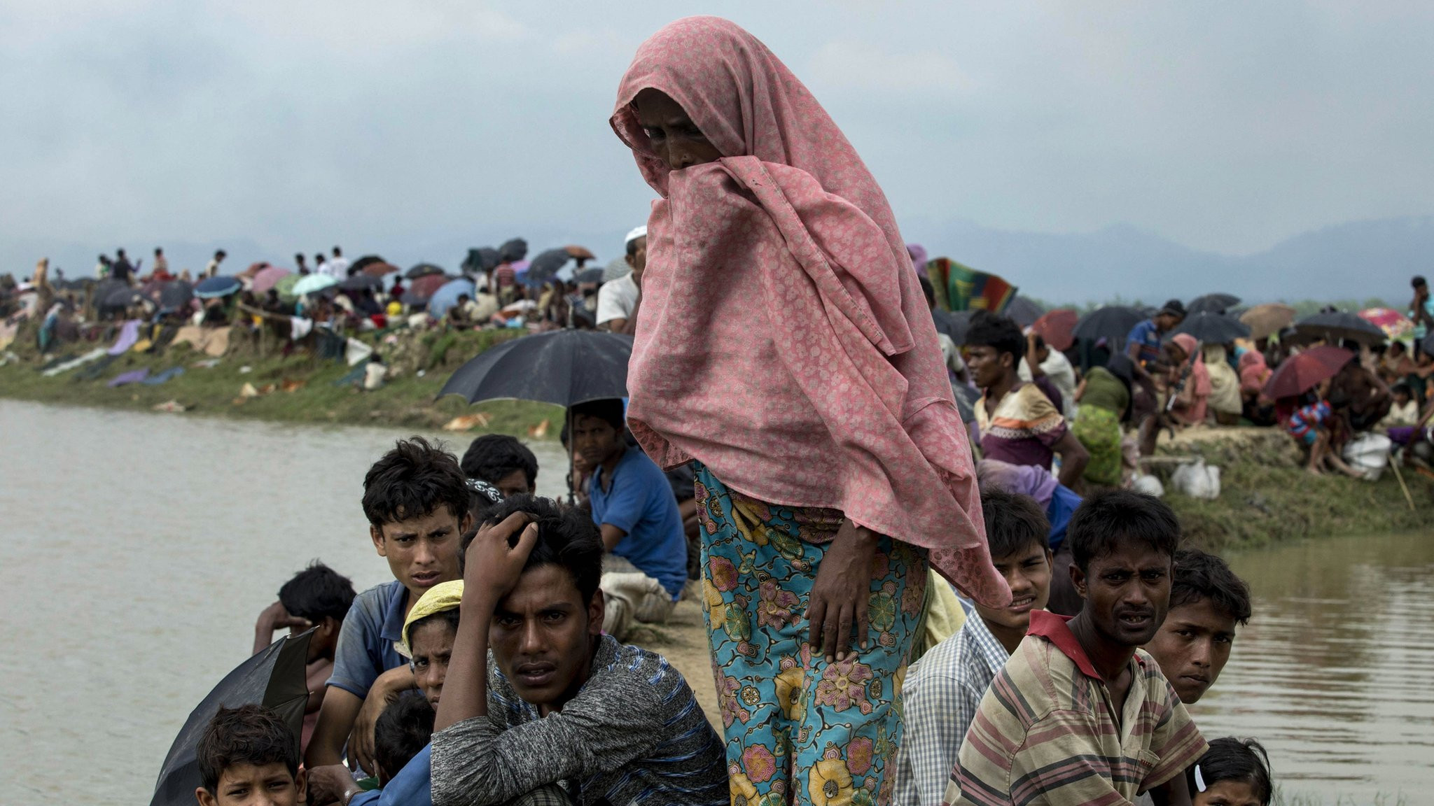Rohincaların Myanmadan kütləvi köçündən 9 il ötür