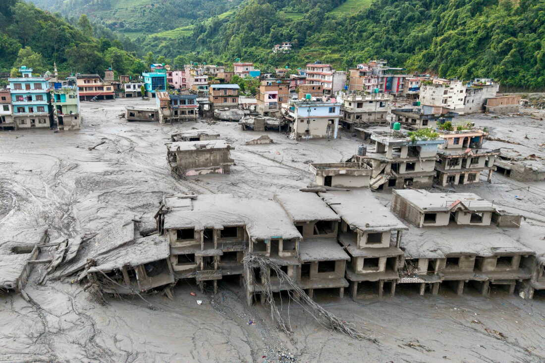 Nepalda itkin düşən 3 qazax qadının axtarışı davam edir