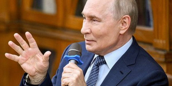 Putin: Rusiya çox maraqlı ölkədir