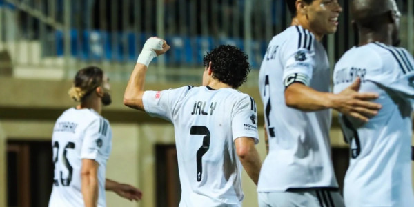 Premyer Liqa: "Qarabağ" 10 nəfərlə "Sumqayıt"a qalib gəlib