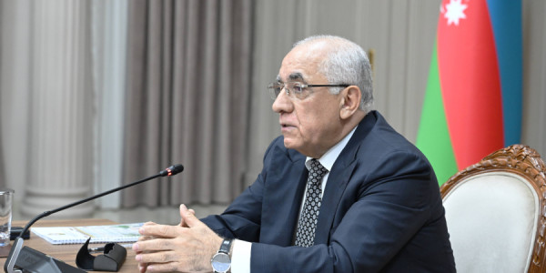 Əli Əsədov qazaxıstanlı həmkarını təbrik edib