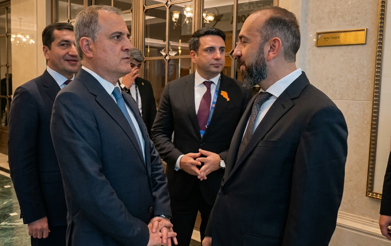 Bayramovla Mirzoyan arasında qısa söhbət olub
