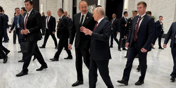 İlham Əliyev Bişkekdə Vladimir Putinlə ayaqüstü söhbət edib