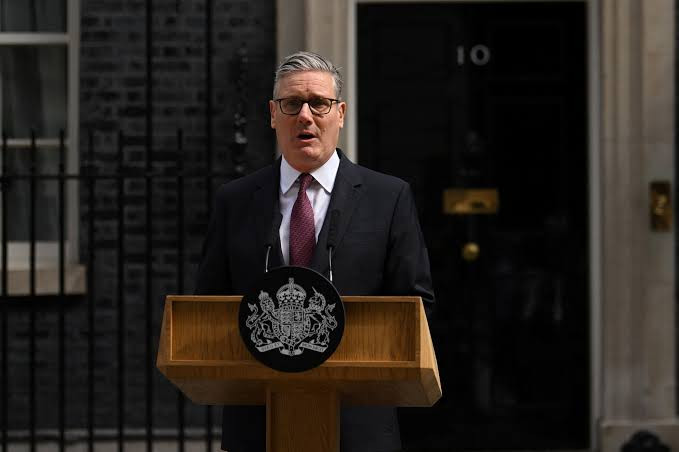 Starmer parlamentdən istefa verir – seçki keçiriləcək