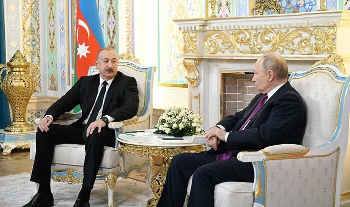 Əliyev müasir, ziyalı insandır - Putin