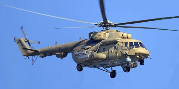Saxalində helikopter avtomobil yoluna məcburi eniş edib