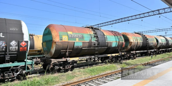 Azərbaycandan Ermənistana 1 000 ton yaxın dizel yola salındı