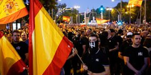 İspaniyada KÜTLƏVİ PROTESTLAR: Minlərlə insan küçələrə axışdı