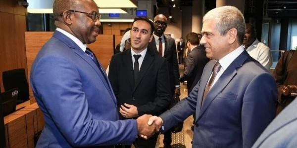 Seneqallı nazir DOST Mərkəzi ilə tanış oldu