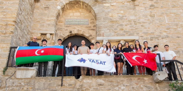 "YAŞAT" Fondunun təşkilatçılığı ilə şəhid övladları Çanaqqalaya gedib