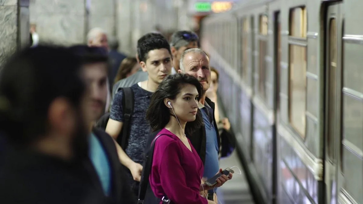 Metroda ciddi azalma: Sərnişindaşıma çox gerilədi