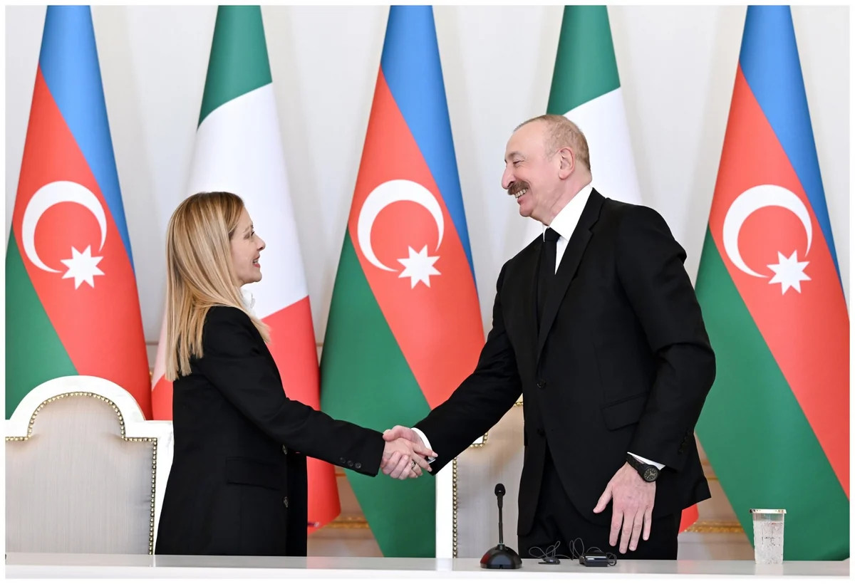İlham Əliyev Corcia Melonini ən uzun müddətli vəzifədə olması münasibəti ilə təbrik edib