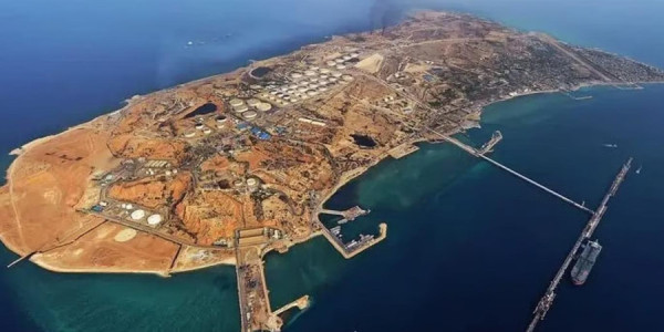 İran neft tankerinə 4 ABŞ raketi atıldığı İDDİA EDİLİR