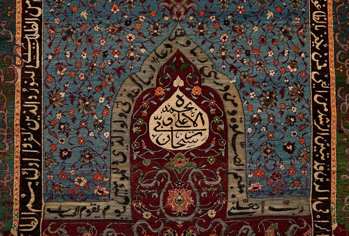 Topkapının 6 qədim səccadəsi bərpa edildi