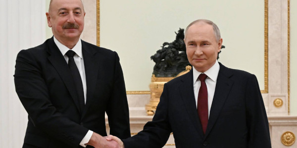 Putin Əliyevə zəng etdi