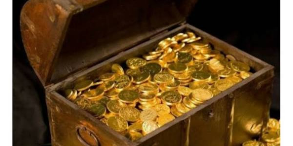 Bağını qazarkən 18,5 kiloqramlıq Viking xəzinəsi tapdı